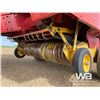 Image 11 : 2001 NEW HOLLAND 688 ROUND BALER