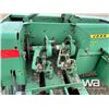 Image 11 : JOHN DEERE 336 SQUARE BALER