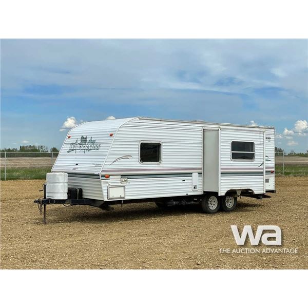 2000 WILDERNESS 825 Y TRAVEL TRAILER