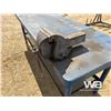 Image 5 : 8 FT. WORK BENCH WITH VISE
