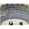 Image 6 : (4) HUMSUNG 11R24.5 TRUCK DRIVE TIRES
