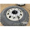 Image 7 : (4) HUMSUNG 11R24.5 TRUCK DRIVE TIRES