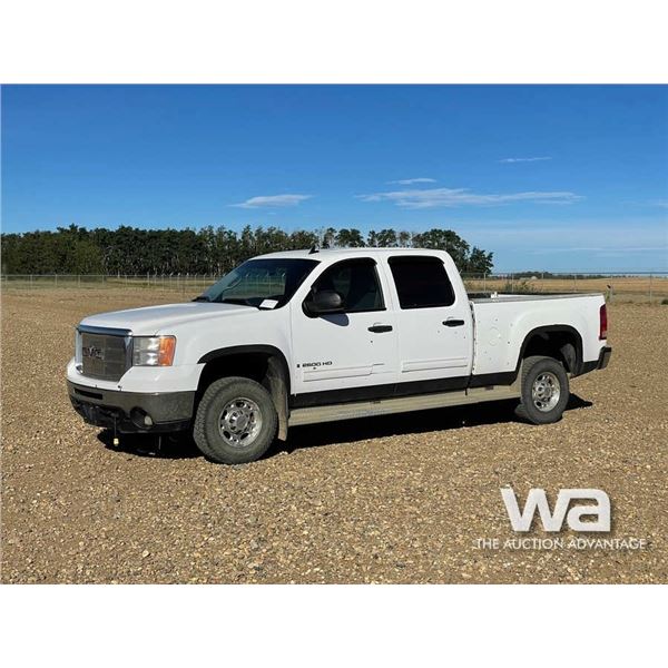 2008 GMC SIERRA CREW CAB PICKUP