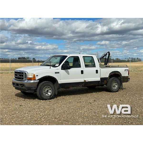 2001 FORD F-250 XLT SUPER DUTY CREW CAB PICKUP