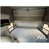 Image 12 : 2013 KENWORTH W900 T/A SLEEPER TRUCK TRACTOR