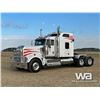 Image 1 : 2013 KENWORTH W900 T/A SLEEPER TRUCK TRACTOR