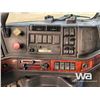 Image 9 : 2002 VOLVO VN610 T/A SLEEPER TRUCK TRACTOR
