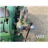 Image 9 : JOHN DEERE 4010 2WD TRACTOR