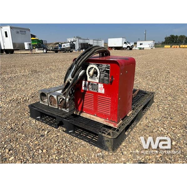 LINCOLN AC225 ELECTRIC WELDER