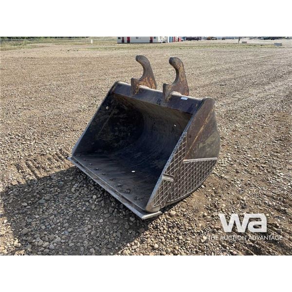 CATERPILLAR 66 IN. CLEAN OUT BUCKET