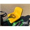 Image 6 : 2016 JOHN DEERE D130 42 IN. RIDE ON LAWN MOWER