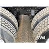 Image 23 : 2000 IHC EAGLE 9400I T/A SLEEPER WINCH TRACTOR