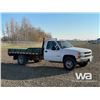 Image 2 : 1995 CHEVROLET GMT-400 FLATBED TRUCK