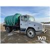 Image 2 : 2001 FREIGHTLINER FL70 S/A FLATBED TRUCK