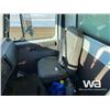 Image 8 : 1998 IHC 4700 S/A 26 FT. VAN TRUCK