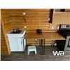 Image 8 : CABIN 14 X 32 FT. ON SKIDS
