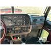 Image 8 : 2012 PETERBILT 388 T/A SLEEPER TRUCK TRACTOR