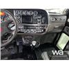 Image 8 : 2012 PETERBILT 388 T/A SLEEPER TRUCK TRACTOR
