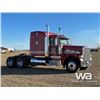 Image 2 : 2010 PETERBILT 388 T/A SLEEPER TRUCK TRACTOR