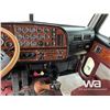 Image 8 : 2002 PETERBILT 379 T/A SLEEPER TRUCK TRACTOR