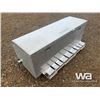 Image 4 : INTERIOR OFF ROAD FUEL TANK/JOCKEY BOX