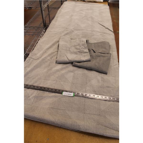 Queen Size Double-Sided Duvet with Pair of Pillow Shams