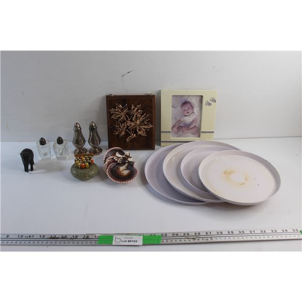 (4) Serving Trays, Salt & Pepper Shakers, Photo Frame 4'' x 6'', Sea Shells and Misc.