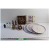 Image 1 : (4) Serving Trays, Salt & Pepper Shakers, Photo Frame 4'' x 6'', Sea Shells and Misc.