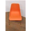 Image 2 : *Plastic Office Chair 31'' x 17 1/2'' x 20''