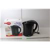 Image 1 : Betty Crocker Electric Kettle- Powers On