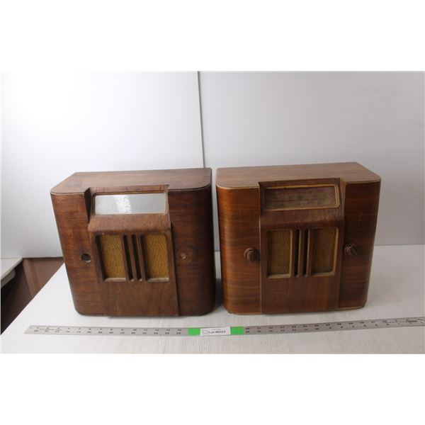 (2) Vintage Radios, As Is