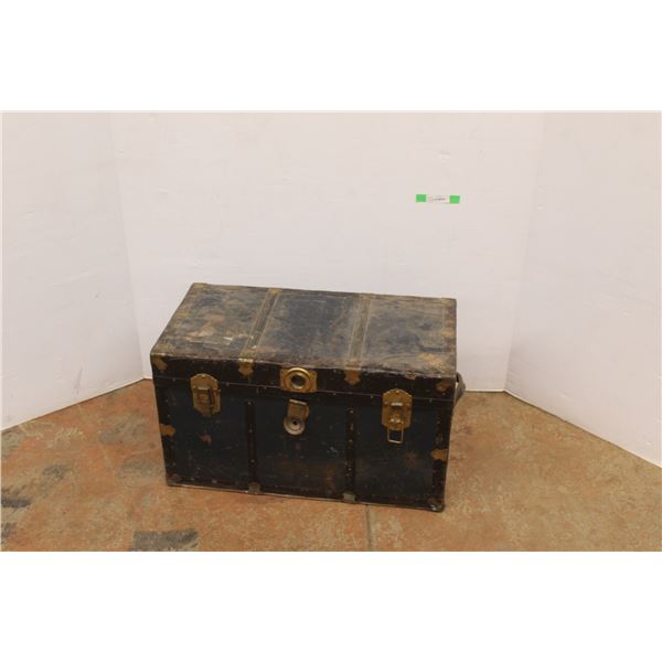 *Vintage Trunk 30'' x 17'' x 16''
