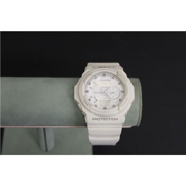 G-Shock White Digital Watch, Working