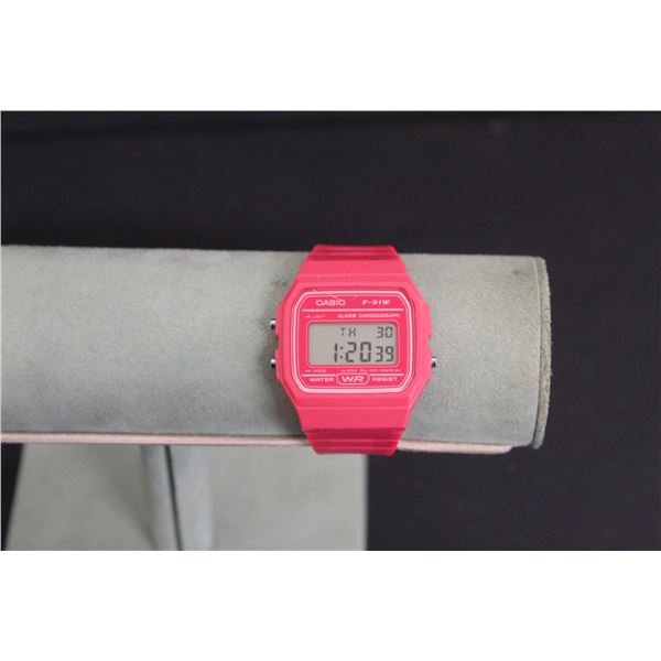 Casio Pink Digital Watch, Working