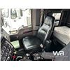 Image 8 : 2013 KENWORTH T800 TRI DRIVE SLEEPER WINCH TRUCK