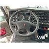 Image 12 : 2013 KENWORTH T800 TRI DRIVE SLEEPER TRUCK TRACTOR