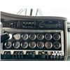Image 19 : 2013 KENWORTH T800 TRI DRIVE SLEEPER TRUCK TRACTOR