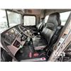 Image 8 : 2021 PETERBILT 367 TRI DRIVE CAB & CHASSIS