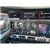 Image 21 : 2024 KENWORTH W900 T/A SLEEPER TRUCK TRACTOR