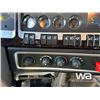Image 23 : 2024 KENWORTH W900 T/A SLEEPER TRUCK TRACTOR