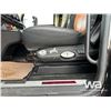 Image 32 : 2023 KENWORTH T880 T/A SLEEPER TRUCK TRACTOR