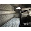 Image 25 : 2022 KENWORTH W900L T/A SLEEPER TRUCK TRACTOR