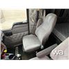 Image 8 : 2005 KENWORTH T800 T/A SLEEPER TRUCK TRACTOR