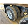 Image 53 : PS - 2013 KENWORTH T800 TRI DRIVE DUMP TRUCK