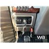Image 16 : 2019 KENWORTH T800 T/A DUMP TRUCK