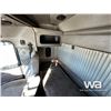Image 25 : 2005 KENWORTH T800 T/A SLEEPER VACUUM TRUCK