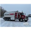 Image 2 : 2007 PETERBILT 389 TRI DRIVE FUEL & LUBE TRUCK