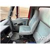 Image 8 : 2004 INTERNATIONAL 7300 S/A STEAM TRUCK