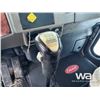 Image 17 : 2001 PETERBILT PB330 S/A 24 FT. VAN TRUCK