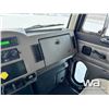 Image 9 : 2001 PETERBILT PB330 S/A 24 FT. VAN TRUCK